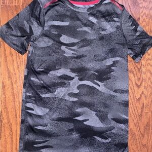 All in Motion Camo Kids Tee - Black and Gray size 10-12